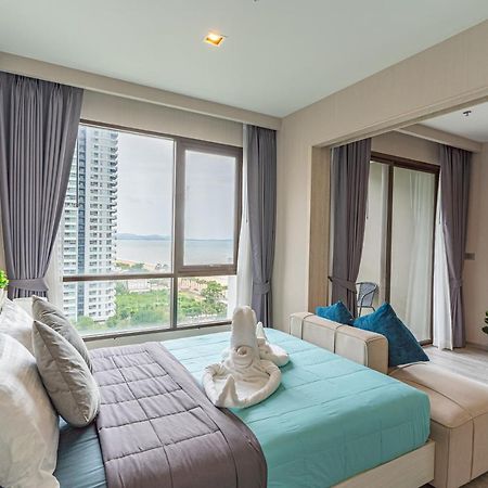 Aeras Beachfront Condominium جومتين بيتش المظهر الخارجي الصورة