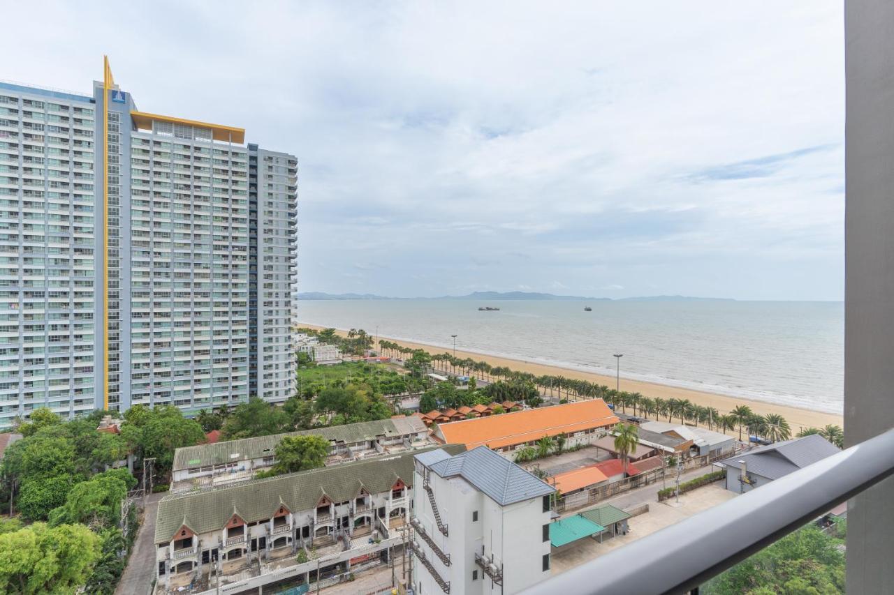 Aeras Beachfront Condominium جومتين بيتش المظهر الخارجي الصورة