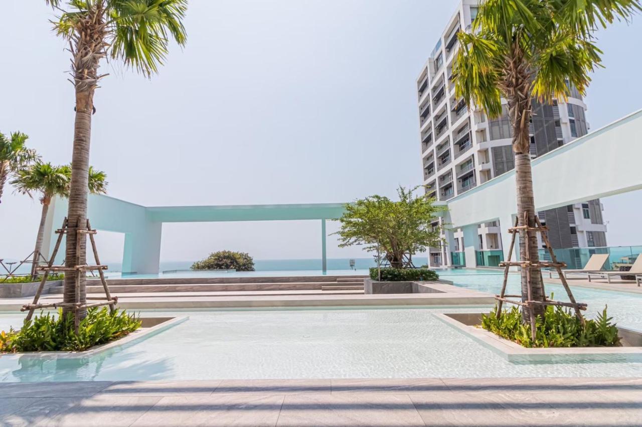 Aeras Beachfront Condominium جومتين بيتش المظهر الخارجي الصورة
