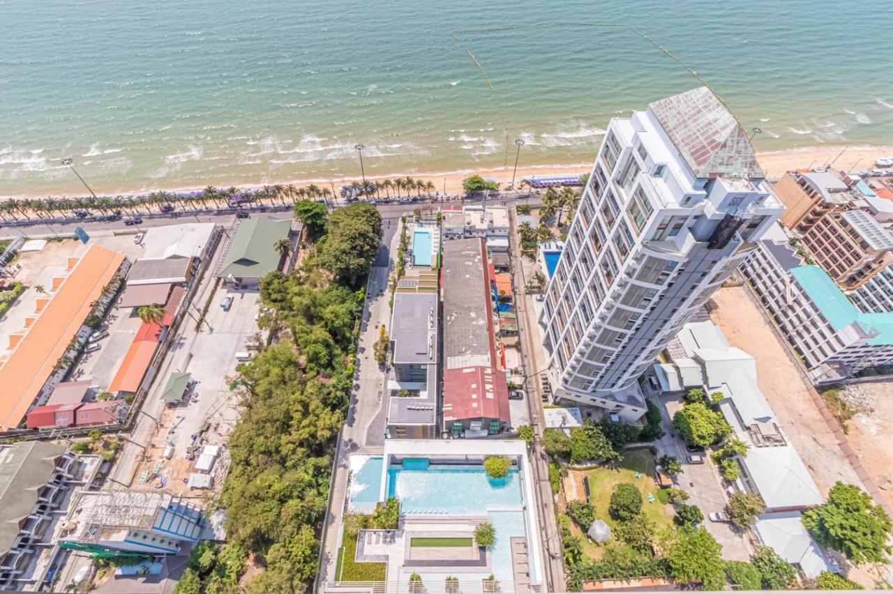 Aeras Beachfront Condominium جومتين بيتش المظهر الخارجي الصورة