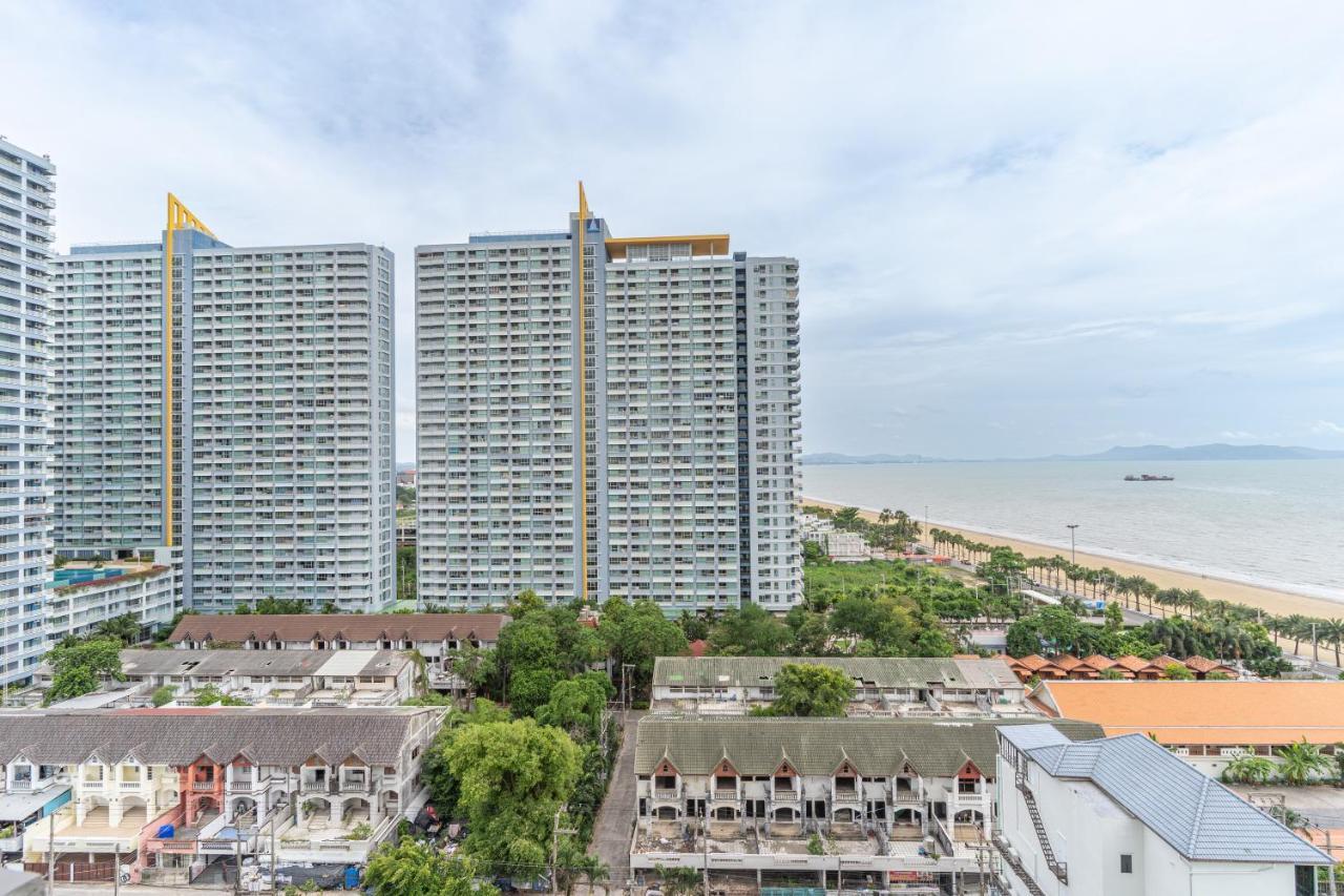 Aeras Beachfront Condominium جومتين بيتش المظهر الخارجي الصورة